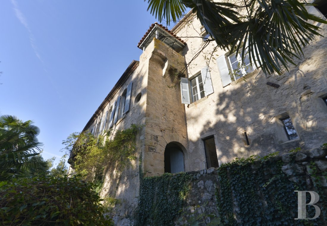 A small village chateau  with a remarkable garden  in Ardèche - photo  n°3