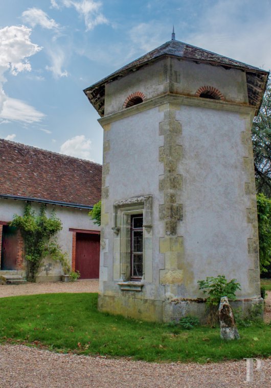 France mansions for sale center val de loire   - 13