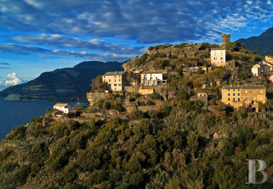 A rustic house with unrivalled views  in the hills of the picturesque village of Nonza - photo  n°2