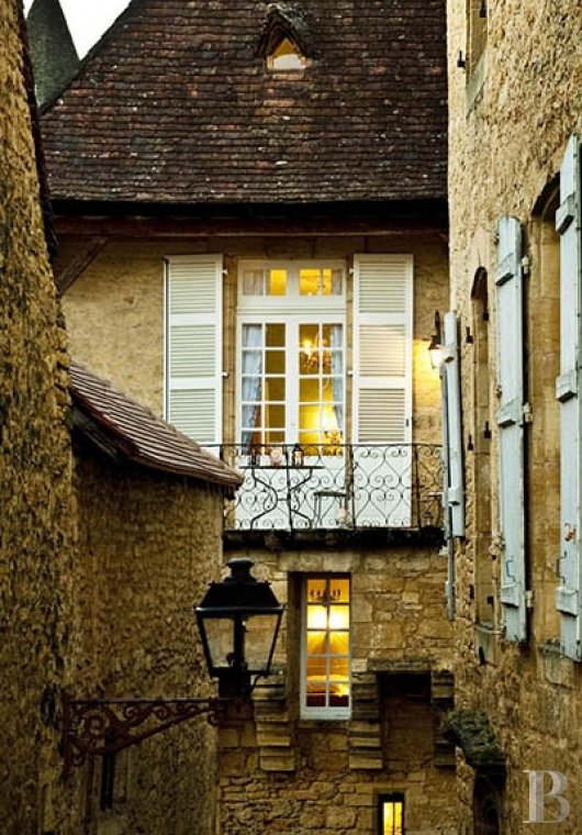 A former mansion with medieval origins now housing five bright suites in Sarlat - photo  n°21