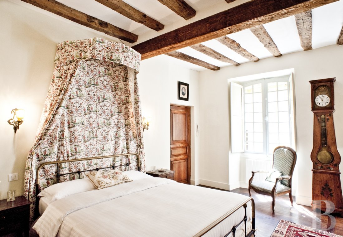 A former mansion with medieval origins now housing five bright suites in Sarlat - photo  n°12