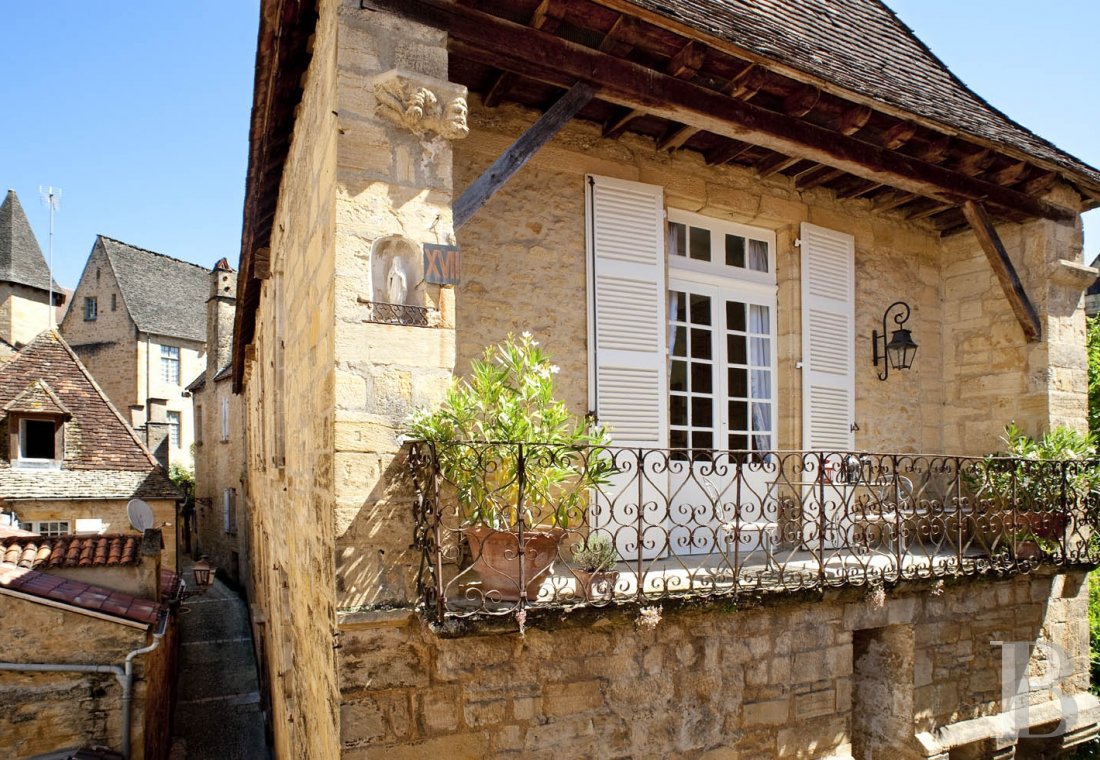 A former mansion with medieval origins now housing five bright suites in Sarlat - photo  n°22