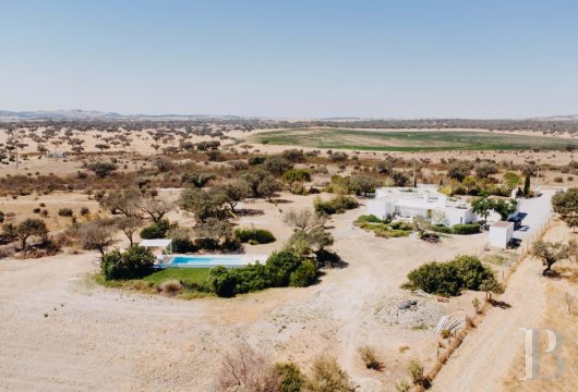 A contemporary house surrounded by a 2 ha estate with swimming pool  in the Alentejo region, close to the medieval town of ...