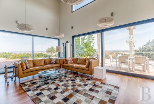 A modern villa with a swimming pool and fenced grounds that cover 4.4 hectares, near the historical town of Alandroal ...