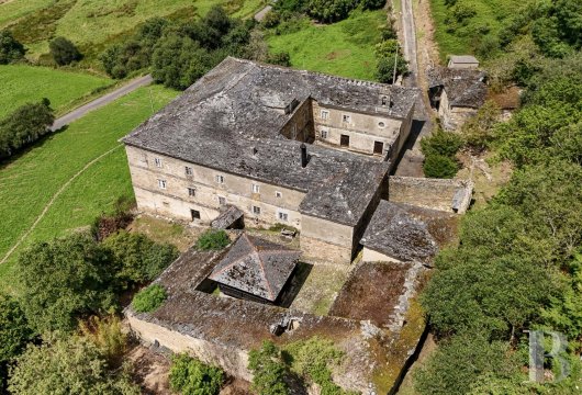 40 minutes from Oviedo, in western Asturias, between mountainous terrain and coastline, an 18th-century fortified ...
