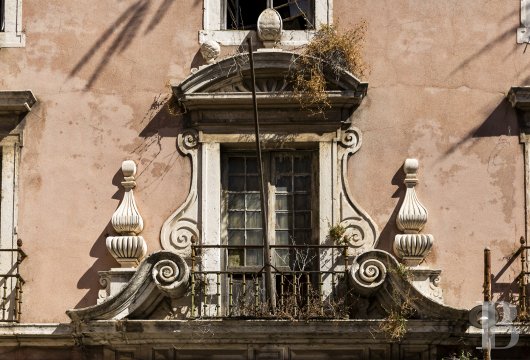 In the São Vicente neighbourhood, an 18th-century Pombaline palace, former residence of the Cardinal and the family ...