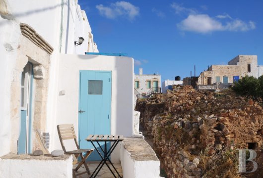 In the kastro of Chora, on the island of Tinos, a fully restored 100 m² Cycladic house