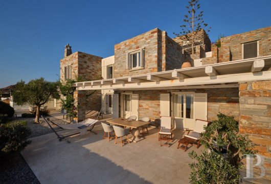 In Kea, in the Cyclades, a 200 m² villa on two levels with a swimming pool and panoramic views of the Aegean Sea