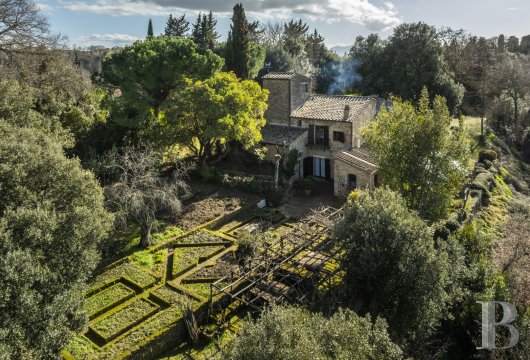In Val d'Orcia, near Pienza and Montepulciano, a stone farmhouse set in 3 hectares of olive groves