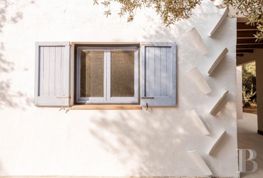 In Ciutadella, a 2-hectare rustic property with two detached houses