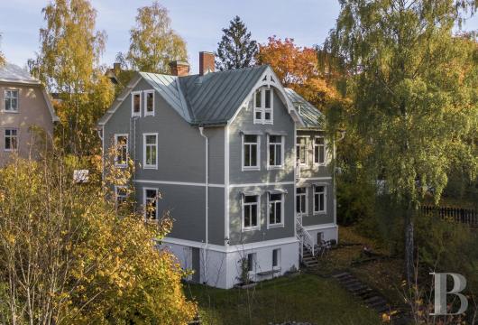 In Södertälje, an Art Nouveau villa dating from 1906 with three self-contained flats and views of the canal