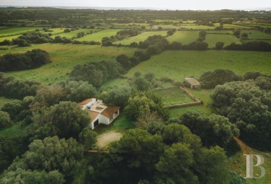 In Ciutadella, Menorca, a 50,000 m² farmstead comprising a house, orchards and traditional outbuildings