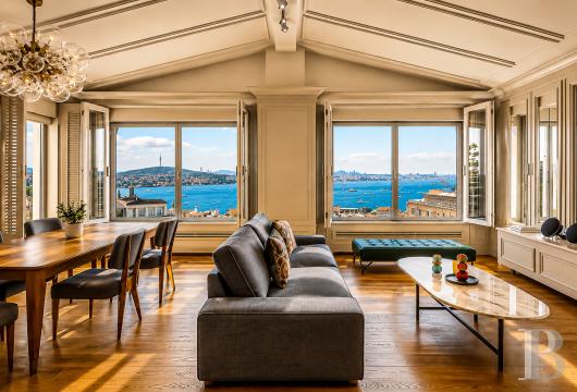 In Galata, between Tunnel and Serdar-i Ekrem, a 420 m² historic building listed as a historic landmark